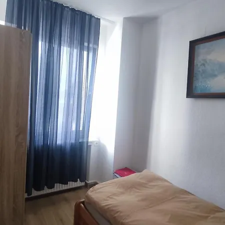 Apartment Grundstein